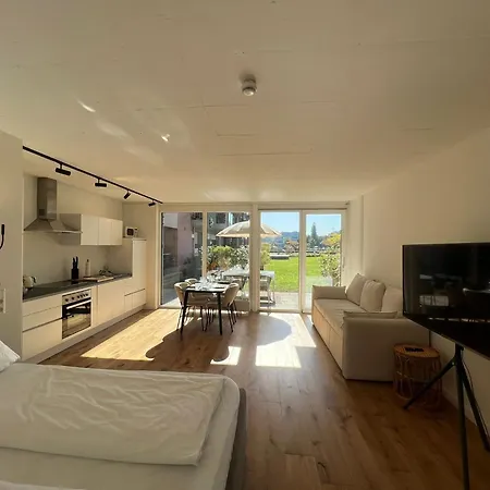 Urban - Am Seerhein * Konstanz